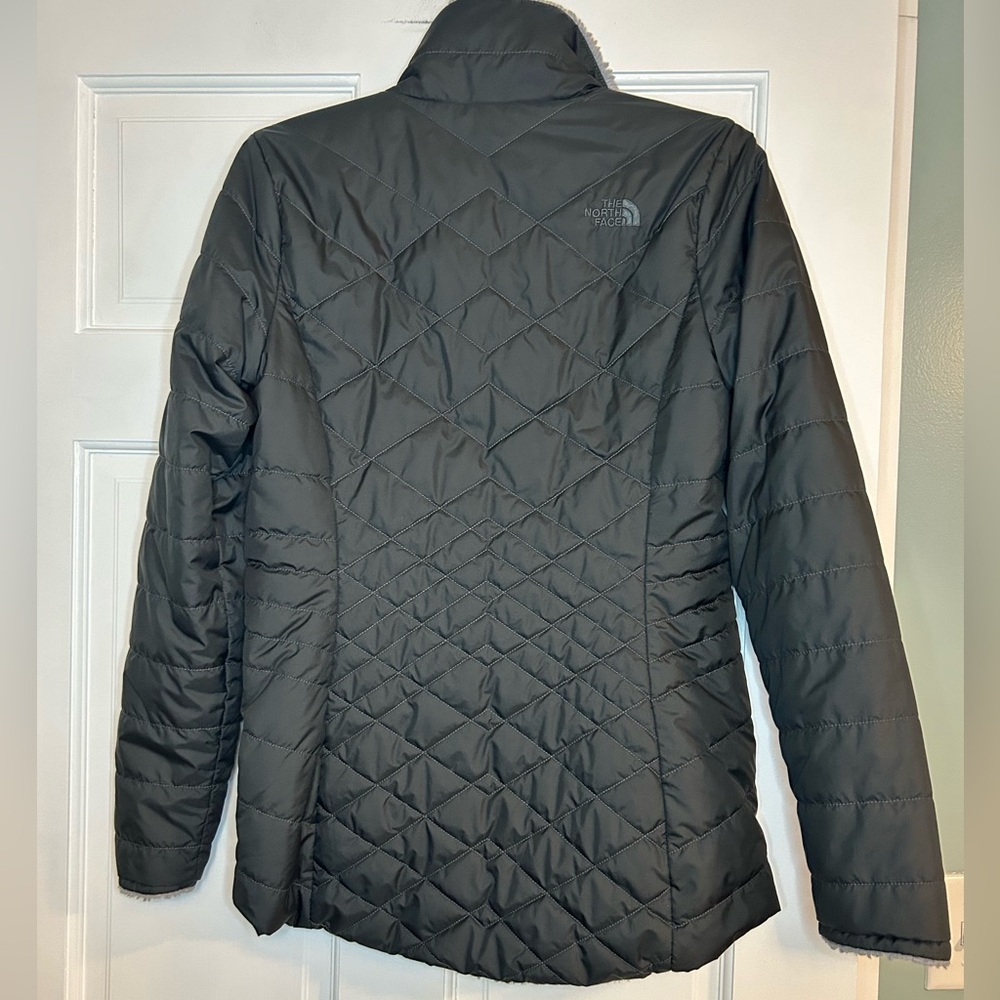 The North Face Women’s Reversible Jacket - Picture 2 of 4